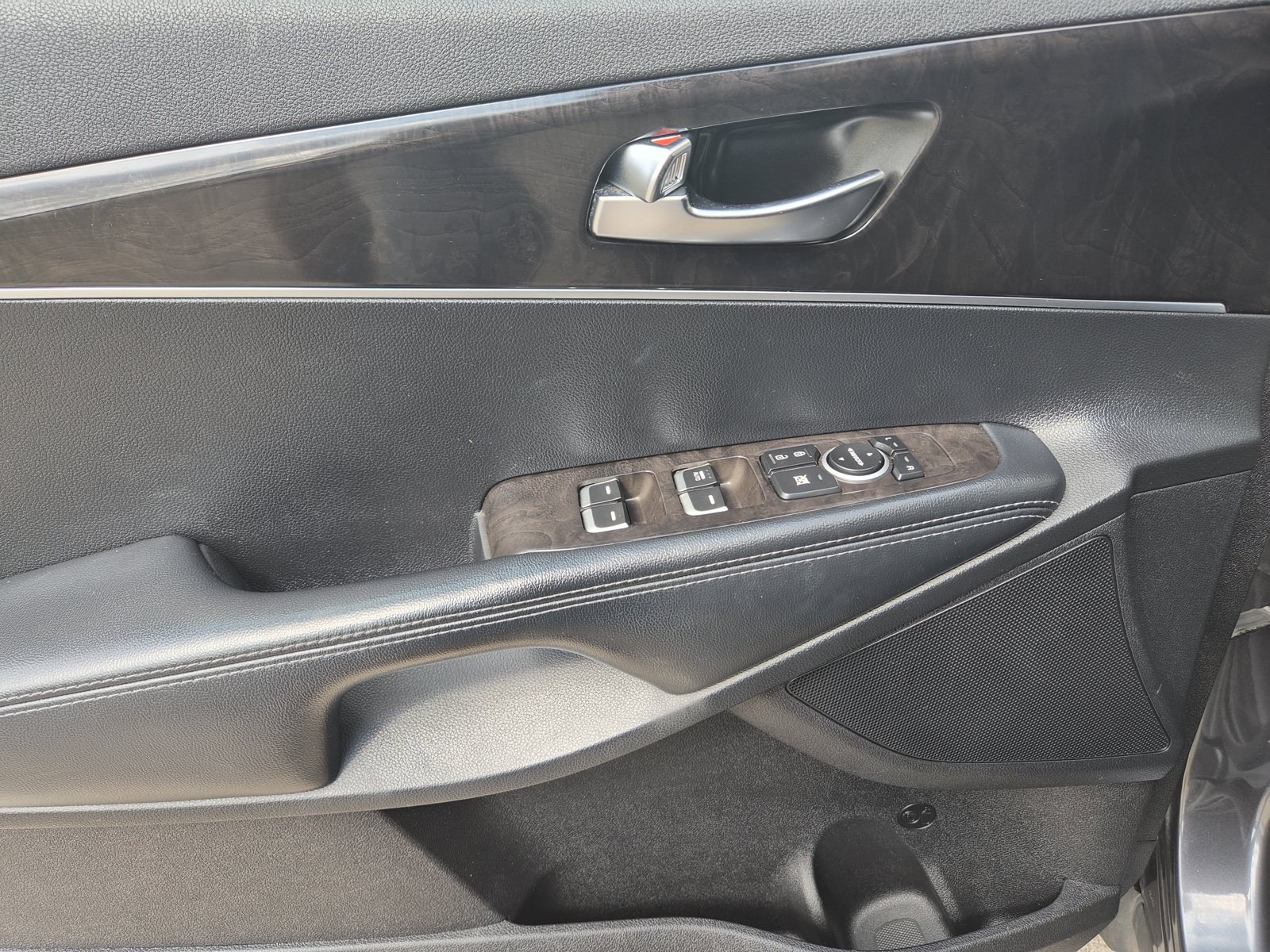 Used 2017 Kia Sorento AWD w/ LX Convenience Package image 14