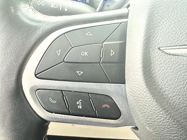 Used 2021 Chrysler Pacifica Touring-L FWD image 24
