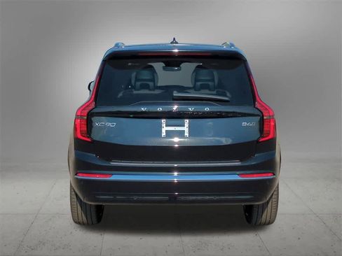 New 2026 Volvo XC90 B6 Plus w/ Protection Package Premier image 5