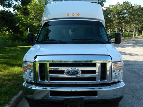 Used 2023 Ford E-350 and Econoline 350 Super Duty w/ Power Windows & Locks Group RWD image 2