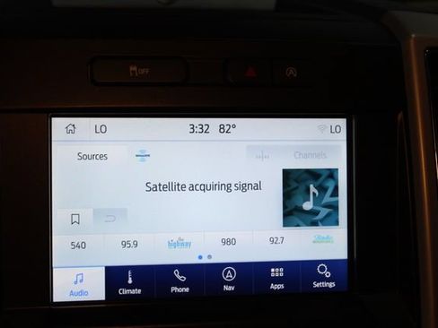 Used 2019 Ford F150 Lariat w/ Equipment Group 502A Luxury AWD/4WD image 27