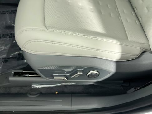 New 2026 Kia EV9 Wind AWD/4WD image 13
