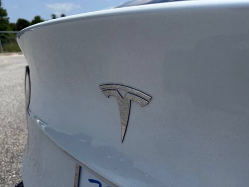 Used 2023 Tesla Model Y Long Range AWD/4WD image 12