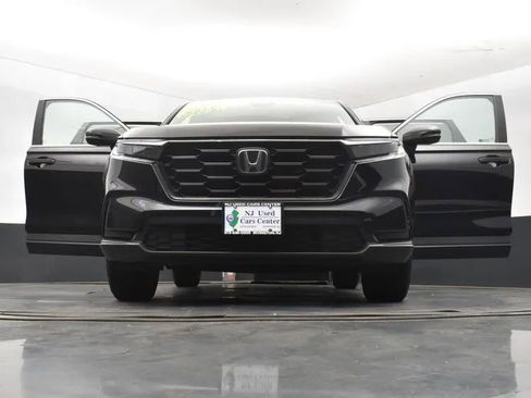 Used 2025 Honda CR-V LX image 11