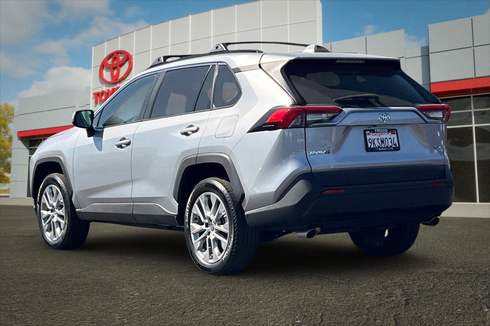 Used 2024 Toyota RAV4 XLE Premium w/ Weather Package FWD image 5