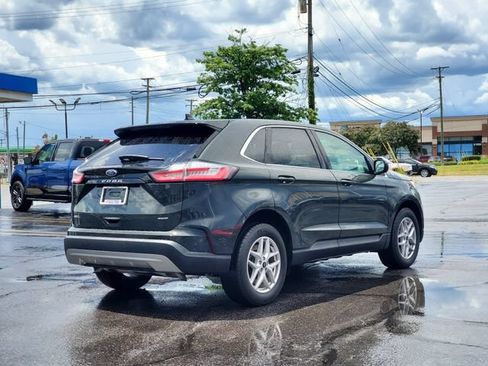 Used 2023 Ford Edge SEL w/ Convenience Package AWD/4WD image 2