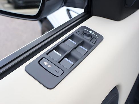 New 2025 Land Rover Discovery Sport S AWD/4WD image 26
