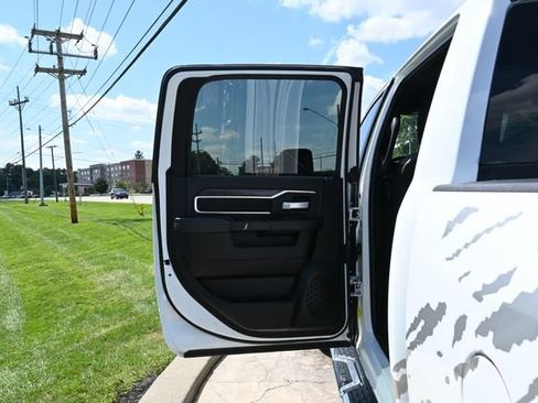 Used 2024 RAM 2500 Big Horn AWD/4WD image 23