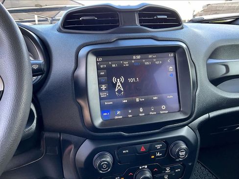 Used 2023 Jeep Renegade Latitude AWD/4WD image 30