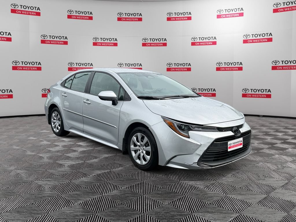 Certified 2025 Toyota Corolla LE FWD image 3