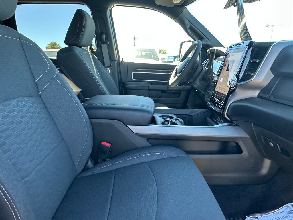 New 2026 RAM 2500 Big Horn AWD/4WD image 13