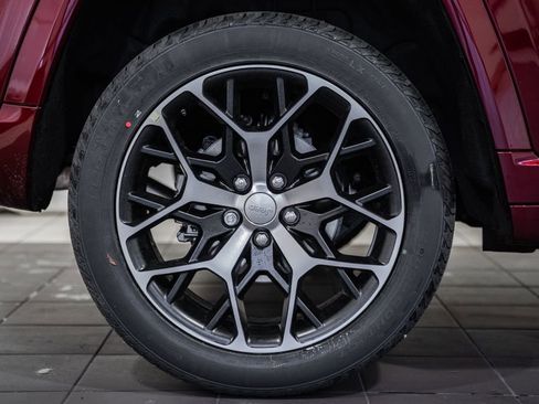 New 2025 Jeep Grand Cherokee Summit image 19