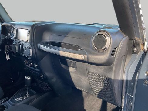 Used 2016 Jeep Wrangler Sport w/ Quick Order Package 24S AWD/4WD image 18