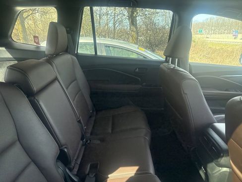 Used 2024 Honda Passport EX-L image 11