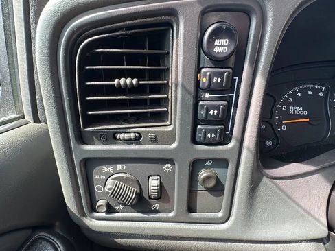 Used 2007 Chevrolet Silverado 1500 LT w/ Skid Plate Package AWD/4WD image 15