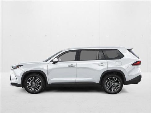 New 2026 Toyota Grand Highlander Hybrid MAX Platinum image 3
