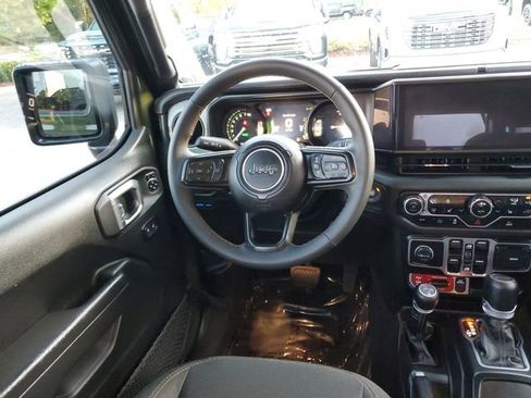 Used 2024 Jeep Wrangler Unlimited AWD/4WD image 14
