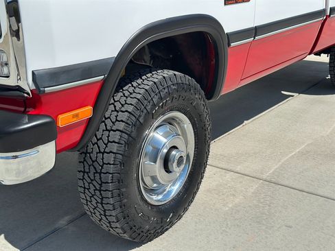 Used 1991 Dodge D/W Truck 250 image 15