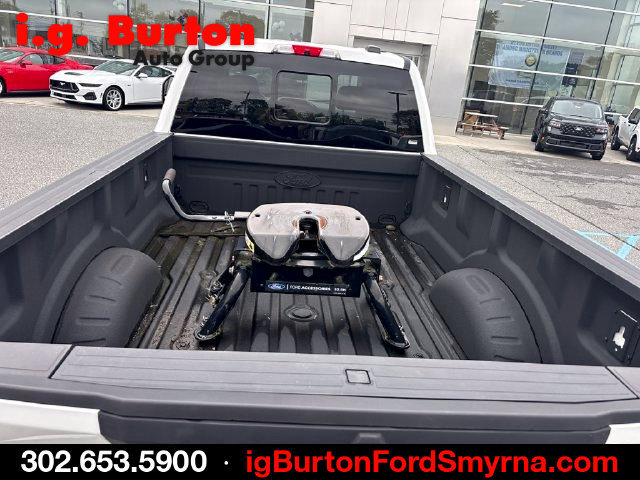 Used 2022 Ford F350 Lariat w/ Lariat Ultimate Package AWD/4WD image 4