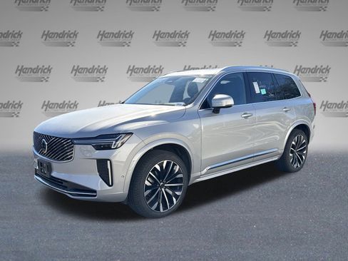 Used 2025 Volvo XC90 B6 Plus image 5