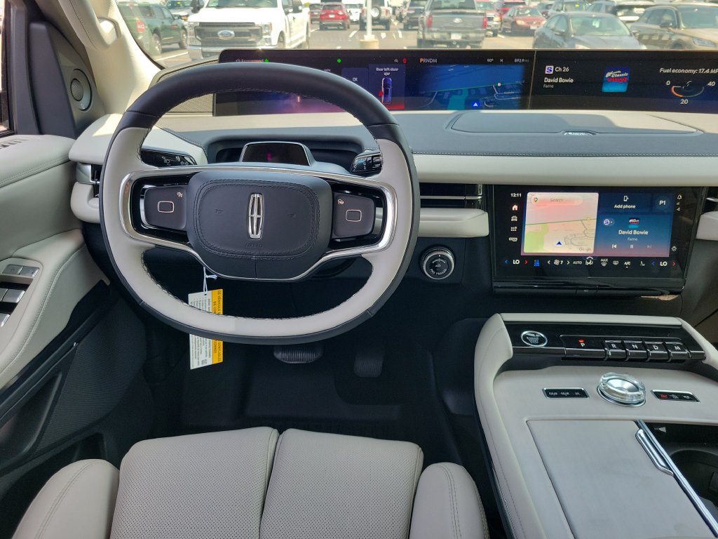 New 2026 Lincoln Navigator Premiere AWD/4WD image 12