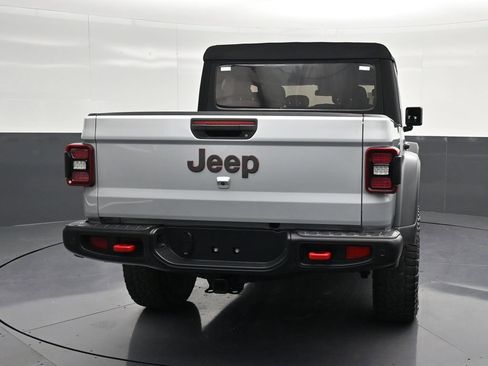 Used 2024 Jeep Gladiator Rubicon w/ Safety Group AWD/4WD image 2