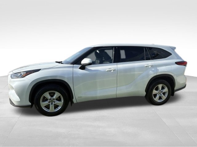 Used 2022 Toyota Highlander LE AWD/4WD image 13