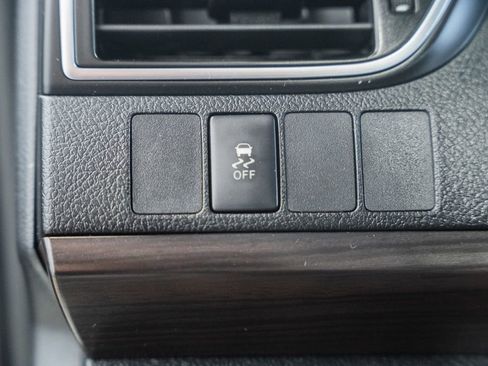 Used 2017 Toyota Camry LE FWD image 34