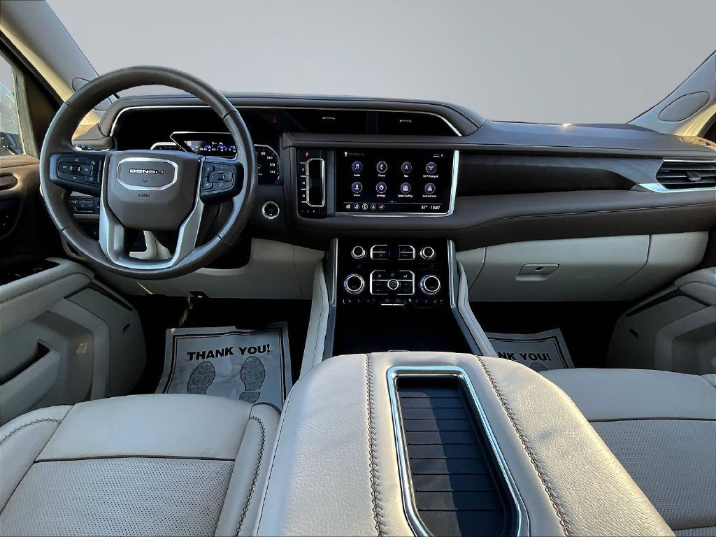 Used 2021 GMC Yukon XL Denali w/ Denali Premium Package AWD/4WD image 9