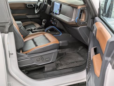 Used 2023 Ford Bronco Outer Banks image 18