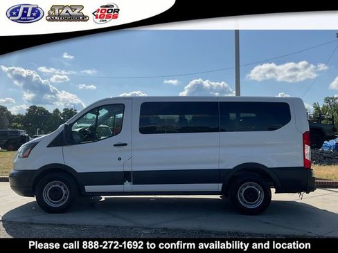 Used 2017 Ford Transit 150 XL image 4