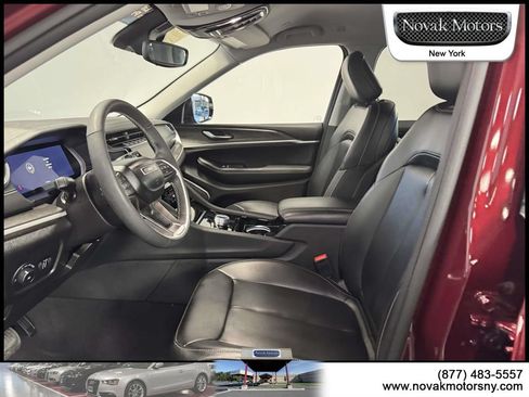 Used 2023 Jeep Grand Cherokee Limited AWD/4WD image 13