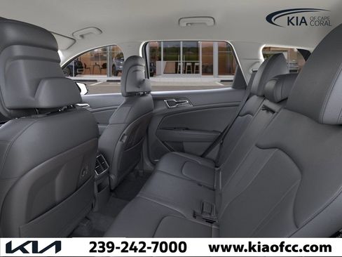 New 2025 Kia Sportage EX image 18