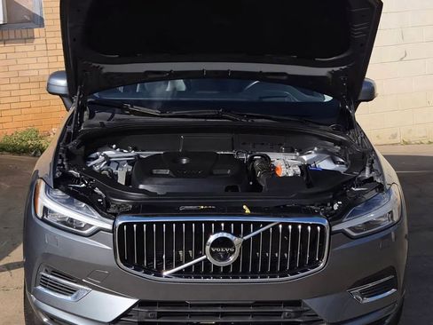 Used 2018 Volvo XC60 T8 Inscription w/ Advanced Package image 4