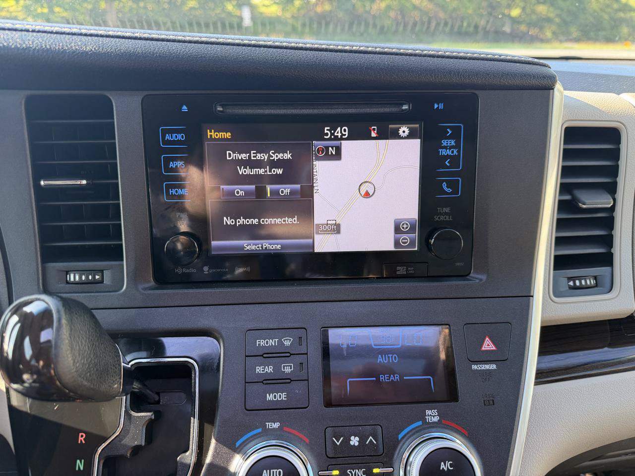 Used 2017 Toyota Sienna XLE w/ XLE Navigation Package FWD image 19