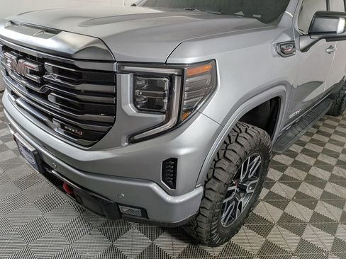 Used 2024 GMC Sierra 1500 AT4 w/ Technology Package AWD/4WD image 11