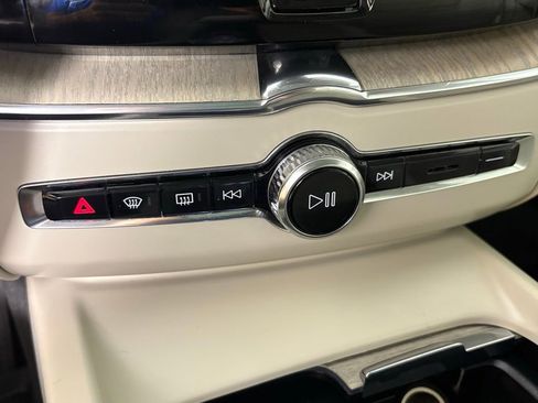Used 2022 Volvo XC60 B6 Inscription w/ Advanced Package image 29