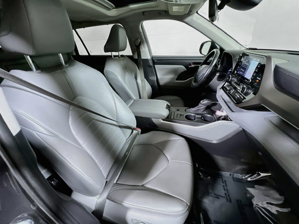 Certified 2020 Toyota Highlander XLE FWD image 26