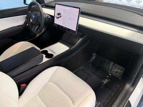 Used 2021 Tesla Model Y Performance AWD/4WD image 27