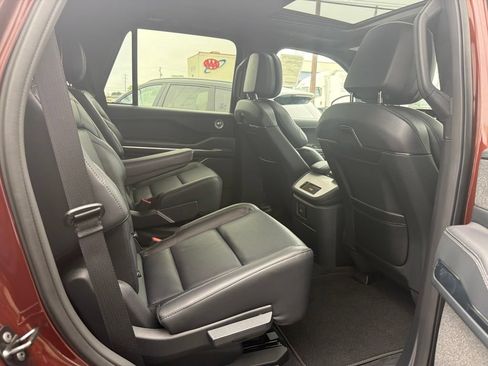 New 2027 Lincoln Navigator Reserve w/ Jet Appearance Package AWD/4WD image 8