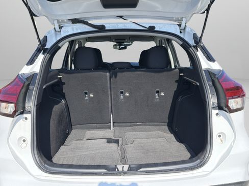 Used 2022 Nissan Kicks SV FWD image 46