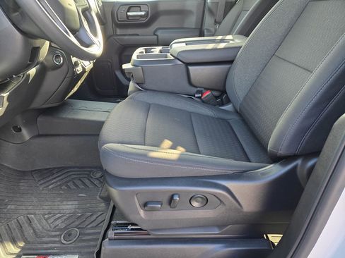 Used 2026 Chevrolet Silverado 1500 Custom Trail Boss w/ Turbomax Blackout Package image 11