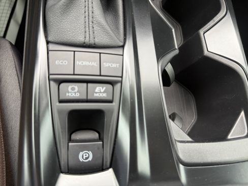 Certified 2025 Toyota Camry LE w/ Convenience Package FWD image 9