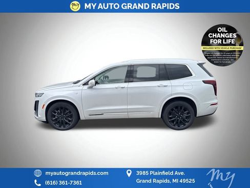 Used 2022 Cadillac XT6 Premium Luxury w/ Technology Package image 5