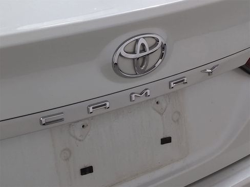 Used 2023 Toyota Camry XLE image 13