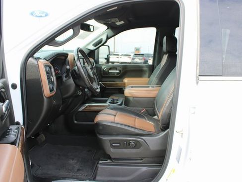 Used 2022 Chevrolet Silverado 2500 High Country image 15