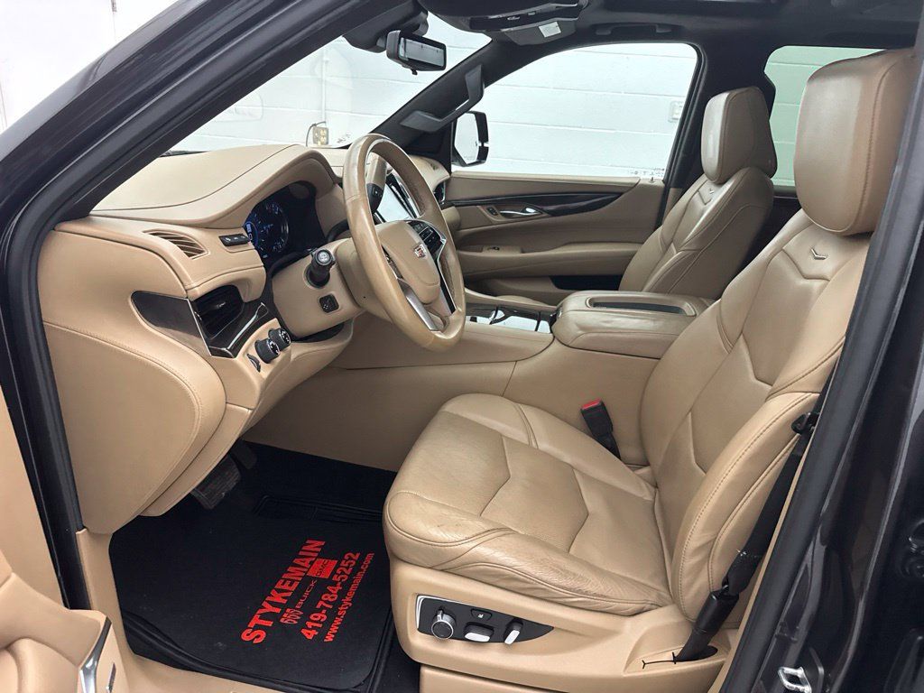 Used 2018 Cadillac Escalade ESV Platinum AWD/4WD image 21