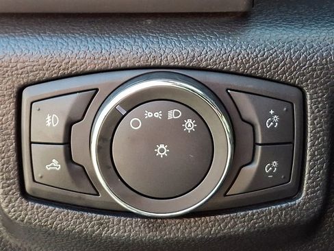 Used 2016 Ford F150 Platinum w/ Trailer Tow Package image 24