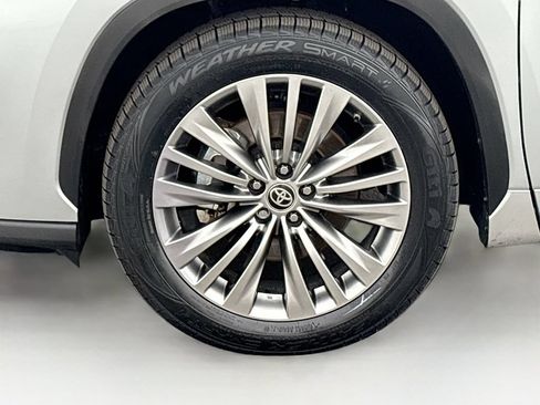 Used 2021 Toyota Highlander Platinum FWD image 31