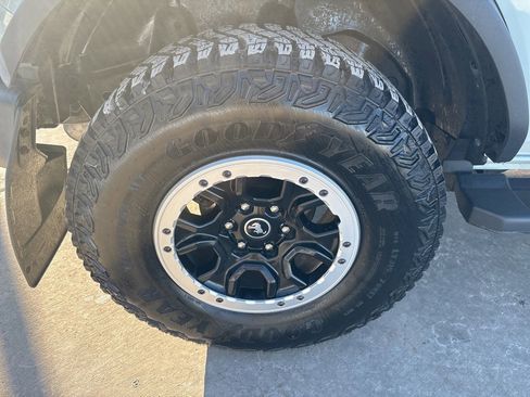 Used 2023 Ford Bronco Outer Banks w/ Sasquatch Package image 12